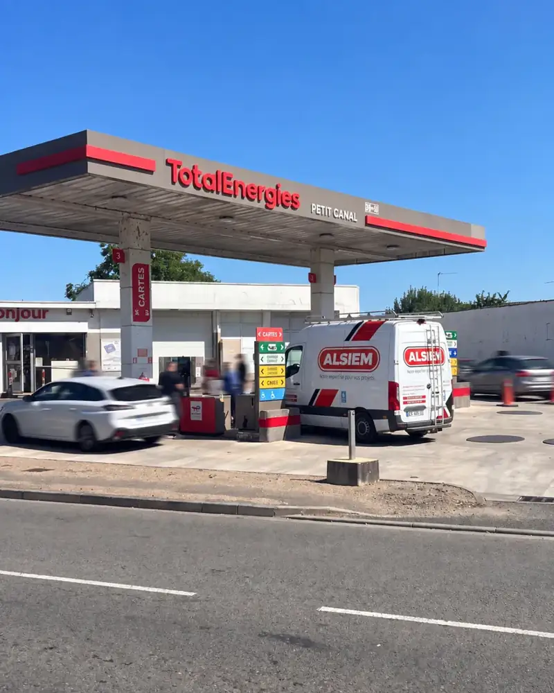 Intervention extérieure dans une station-service à Nevers.