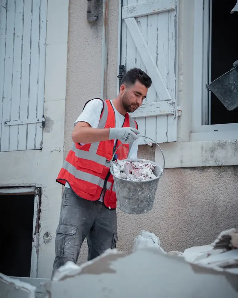 Démolition intérieure et évacuation des gravats à Bourges.