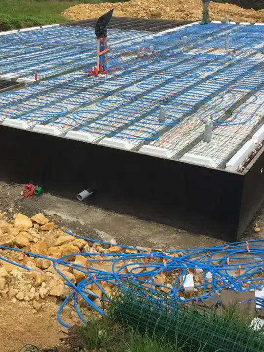 Préparation d’un plancher avant coulage du béton.